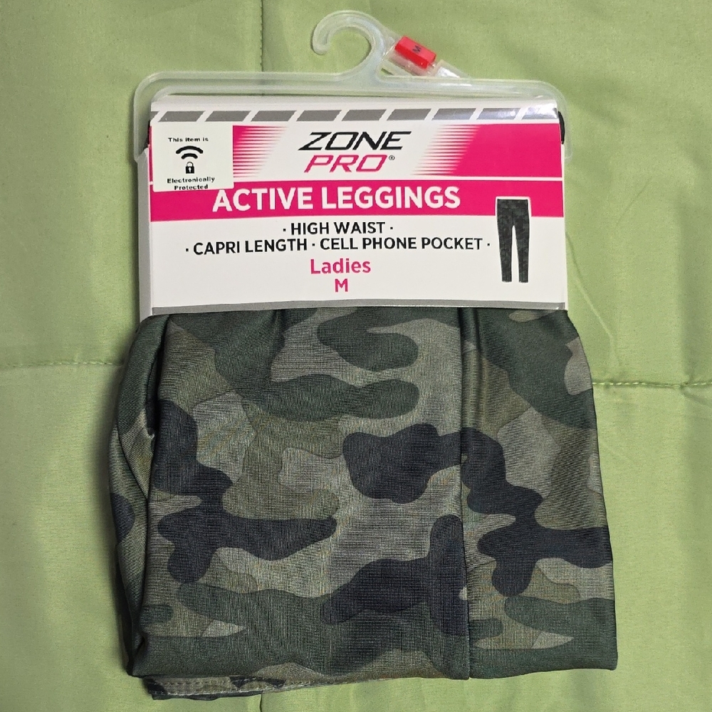 Zone Pro Ladies Camo Active Leggings, Capri Length